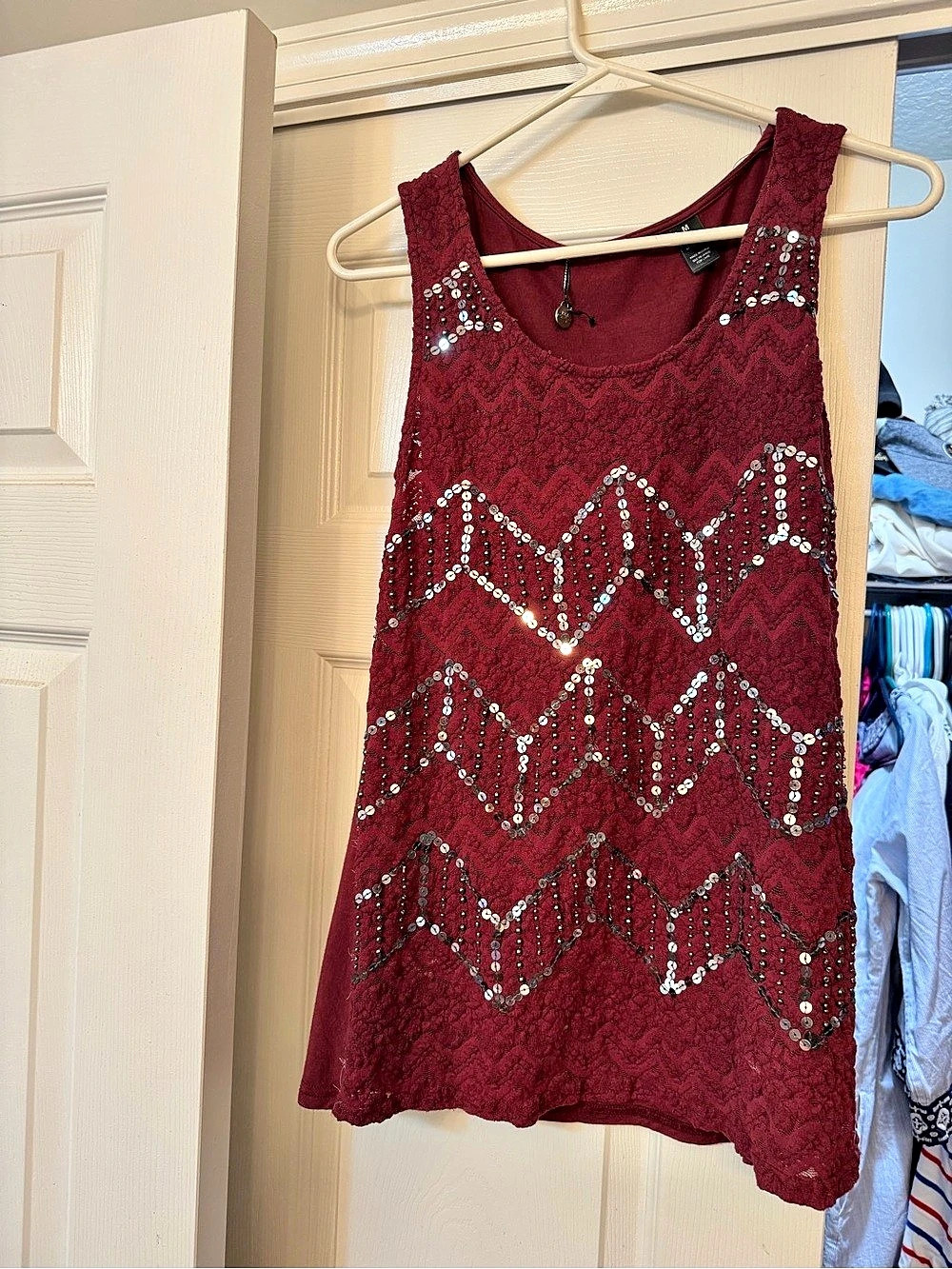 Sequin Lace Tank Top in Burgundy Size Medium